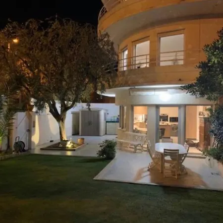 Duplex With Garden In Palm Beach Croisette